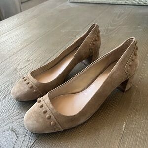 Tory Burch. Tan Suede Low Chunky Heel. Size 8.5.